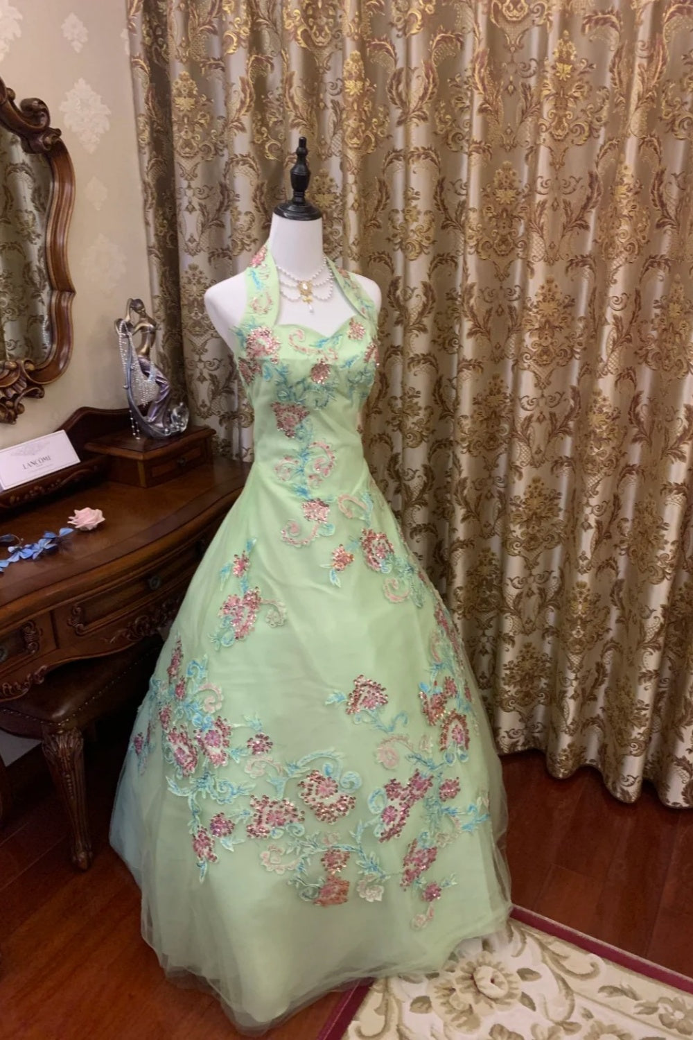 Mintgrünes Tüllkleid: Neckholder, 3D-Blumenstickerei, Prinzessinnenstil NV6396