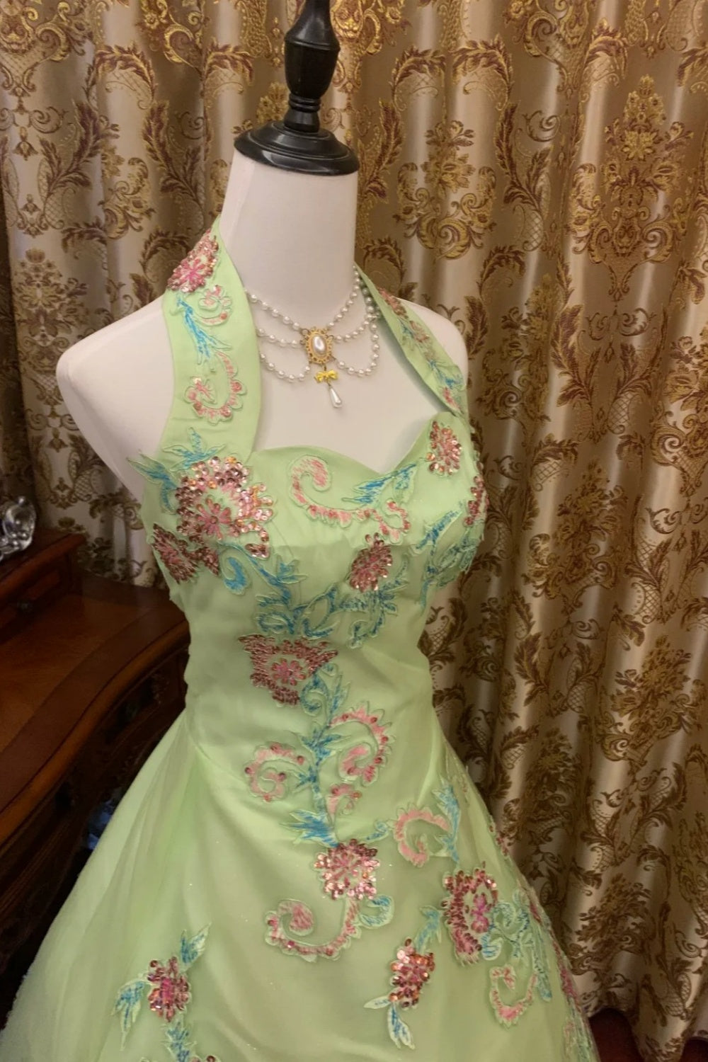 Mintgrünes Tüllkleid: Neckholder, 3D-Blumenstickerei, Prinzessinnenstil NV6396