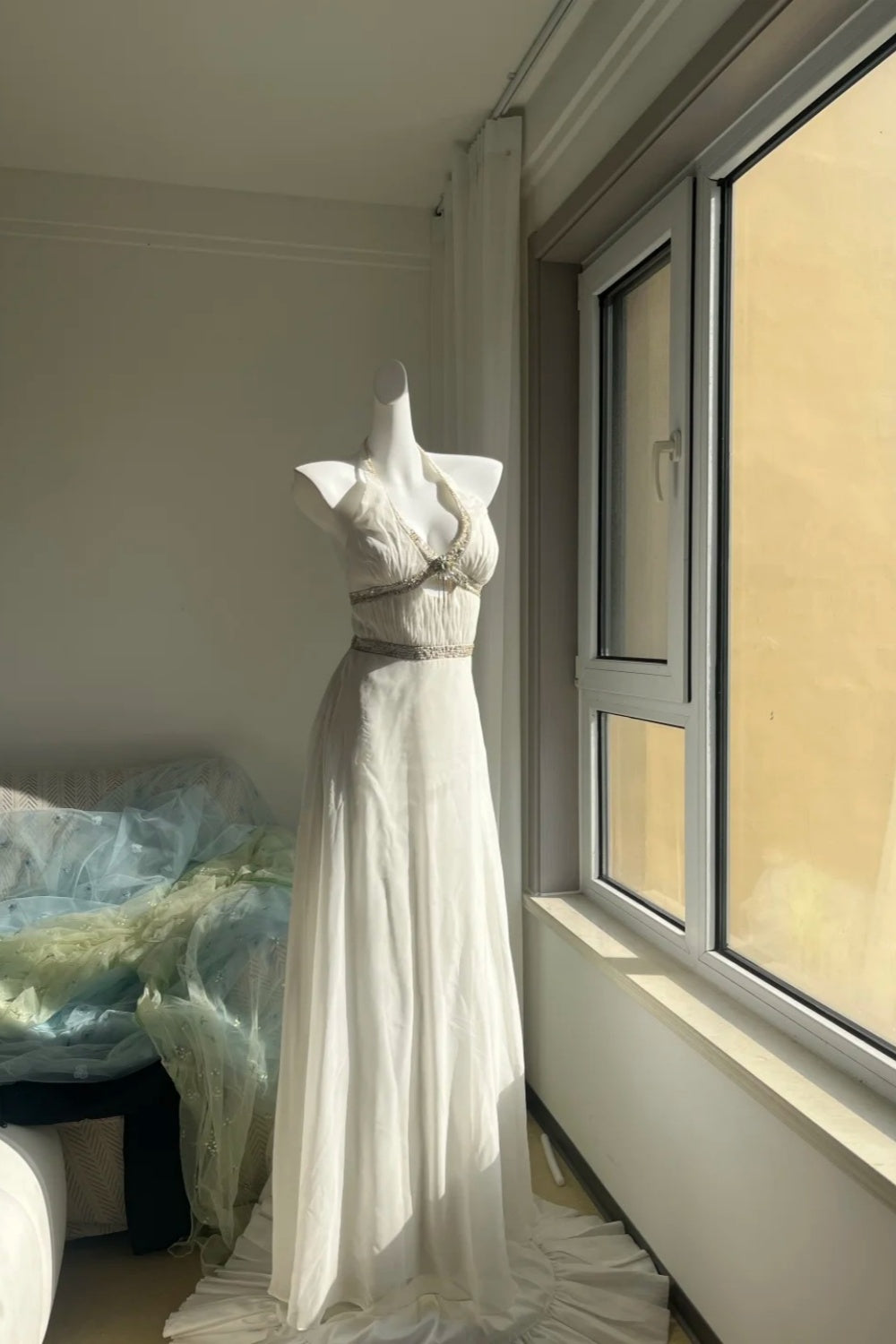 Grecian Style Halter Neck Beaded Light Wedding Dress Fairy Train Evening Gown NV6834