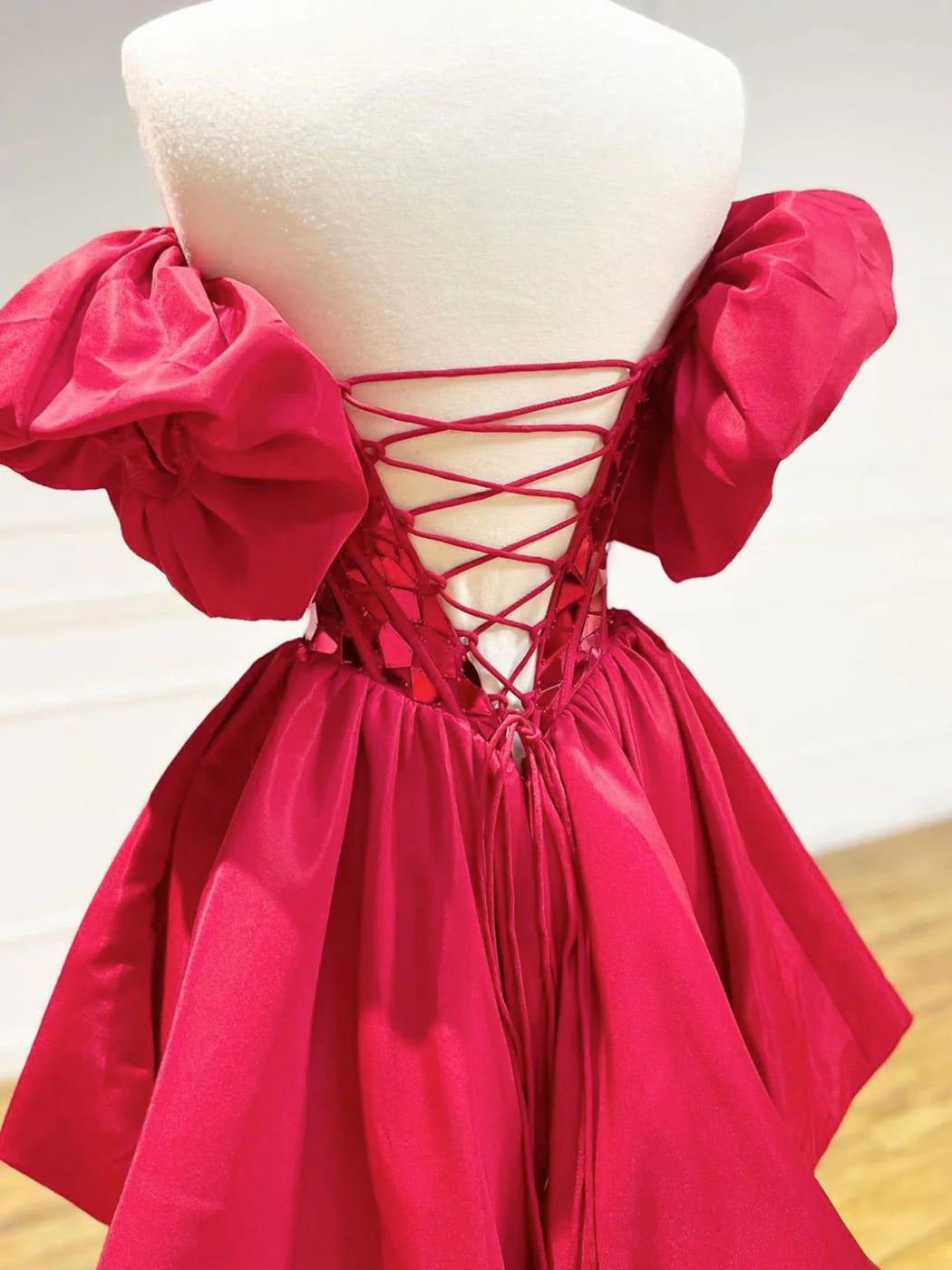 Mini/Short Red Satin Short Prom Dresses, Short Homecoming Dress nv1544