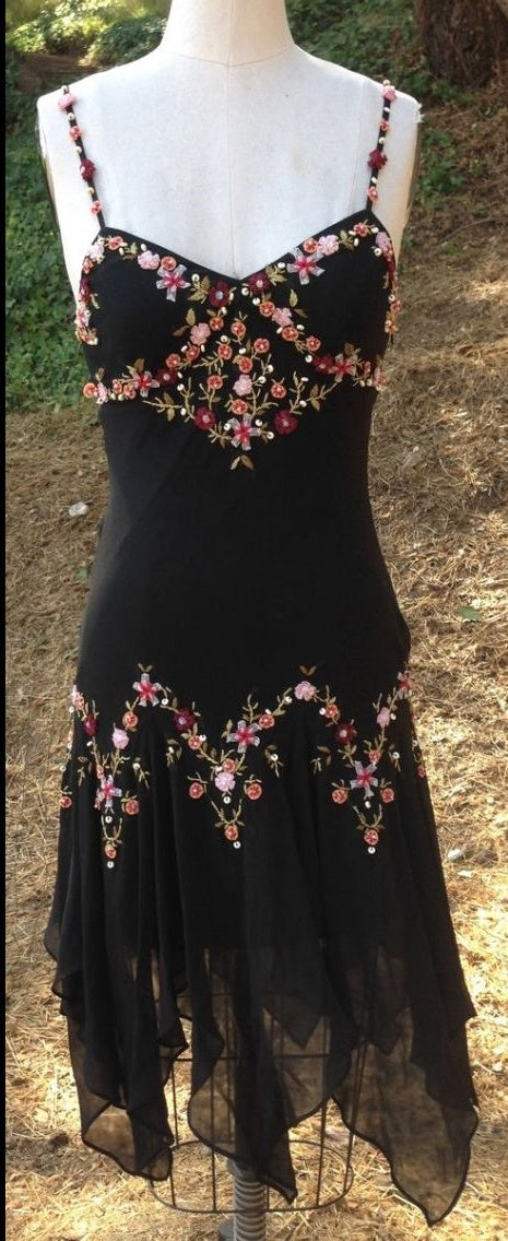 NiceVestidos-Black Floral Fairy Short/Mid-Length Unique Homecoming Dress nv5461