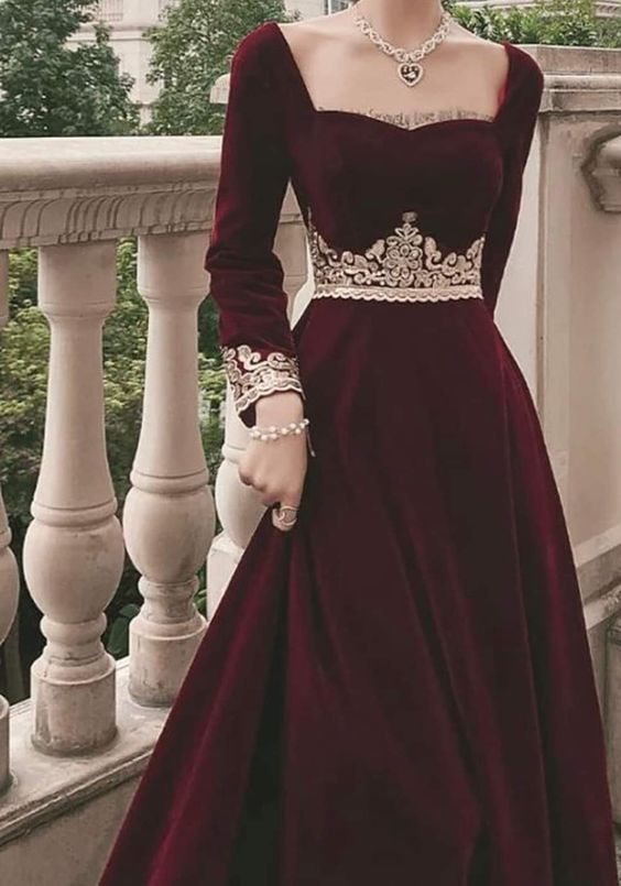 Burgundy Elegant Vintage Impressive A-Line Velvet with Appliques Long Sleeves Floor Length Round Neck Fall Long Prom Dress Formal Evening Dress Christmas Dress Halloween Wedding Guest Party Dress nv2568