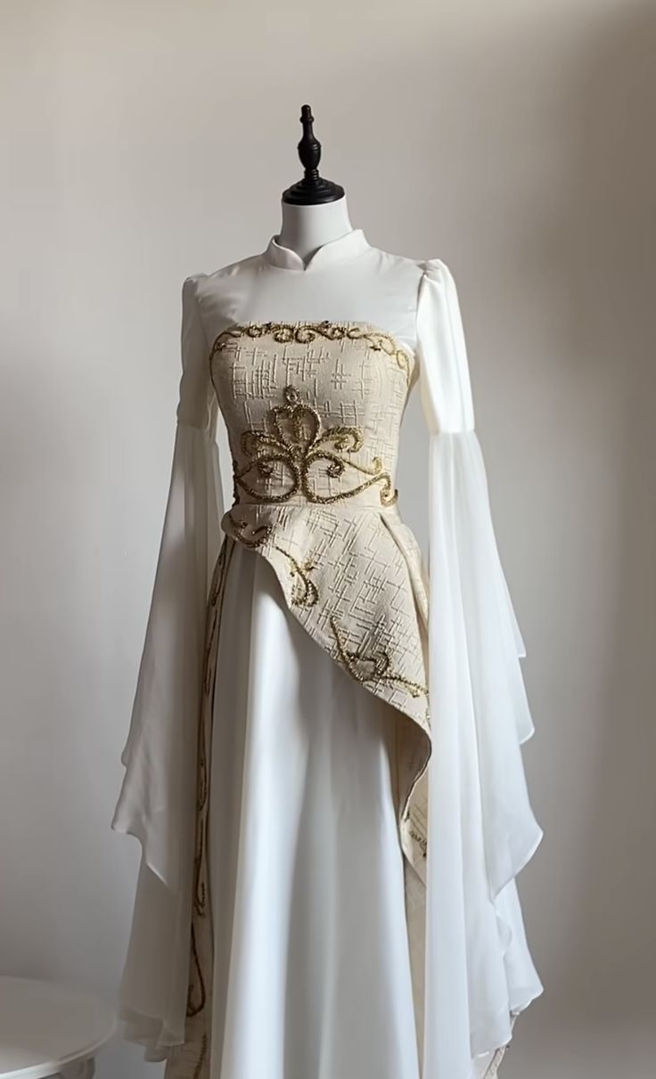 NiceVestidos--Elegant Spliced Embroidery Chiffon Flared Sleeve Long Gown, Retro Palace - Style Jacquard Banquet Dress NV5754
