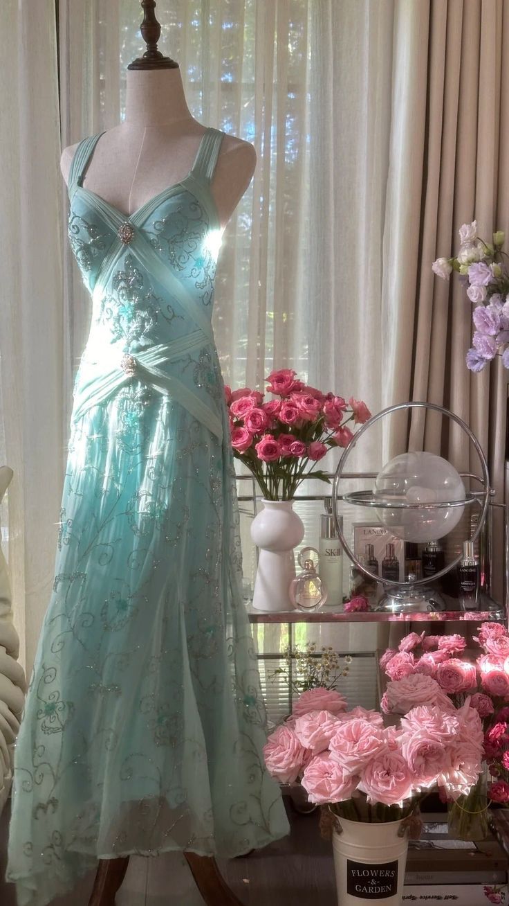NiceVestidos - Robe de bal vintage, robe de soirée bleue élégante et raffinée, ornée de perles. NV5983