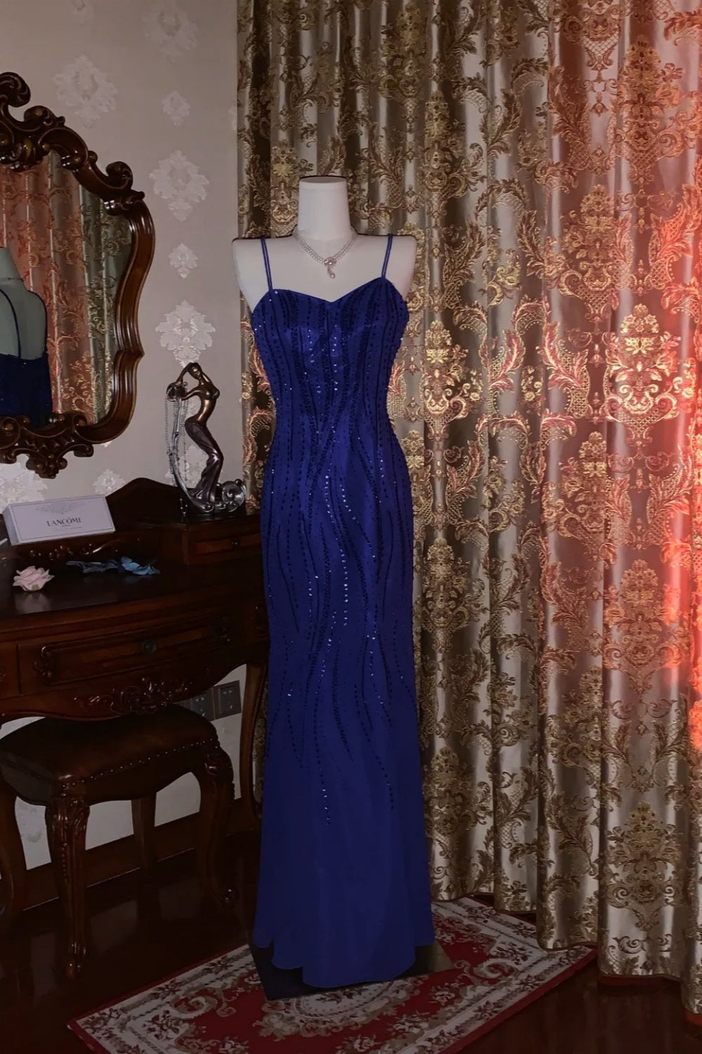 Luxuriöses, schimmerndes, königsblaues, perlenbesetztes Meerjungfrauen-Abendkleid in Bodenlänge – Elegantes Kleid für Dinner und Cocktailparty NV6369