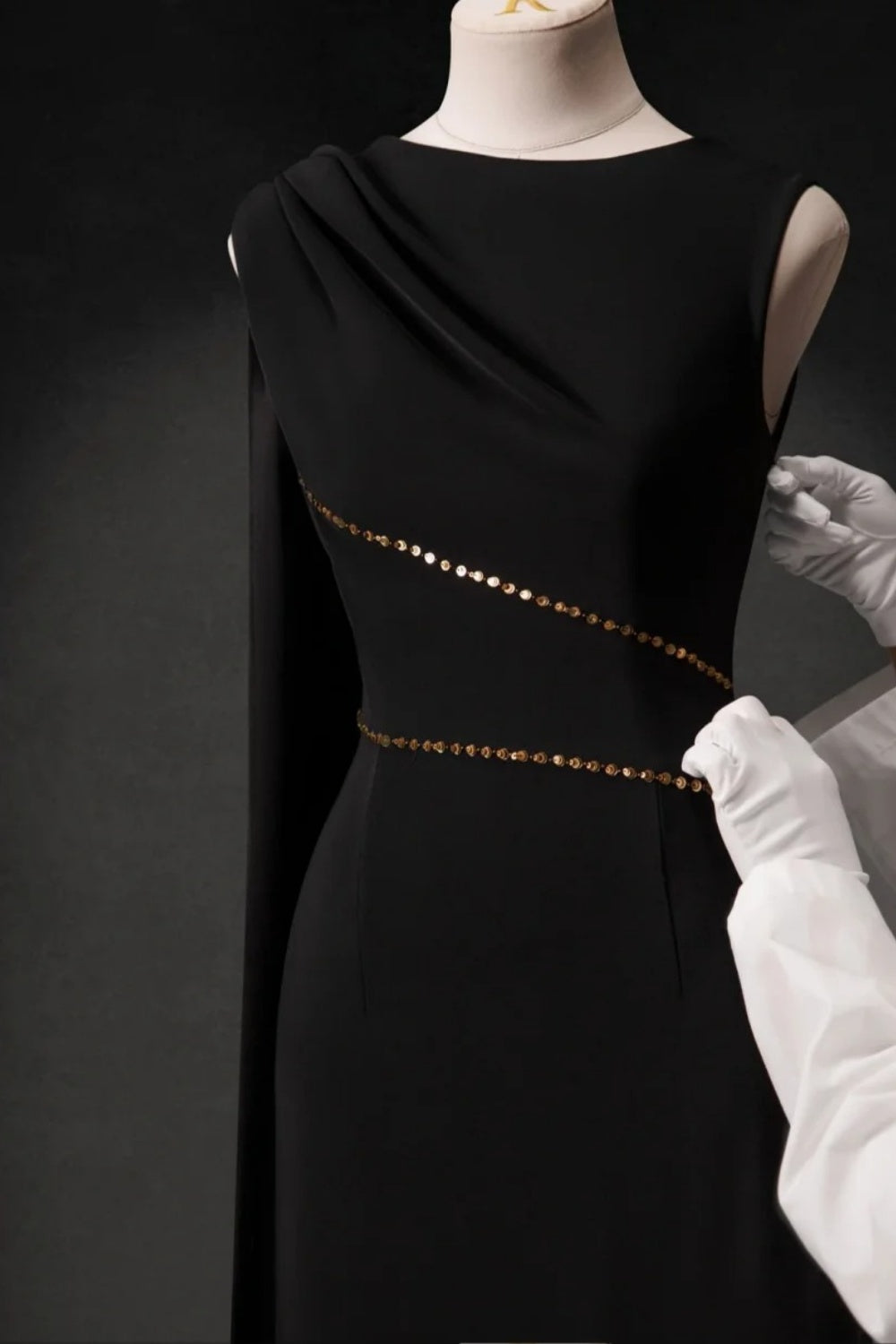 NiceVestidos-Luxurious And Glamorous Black And Gold Beaded Formal Evening Gown NV6095