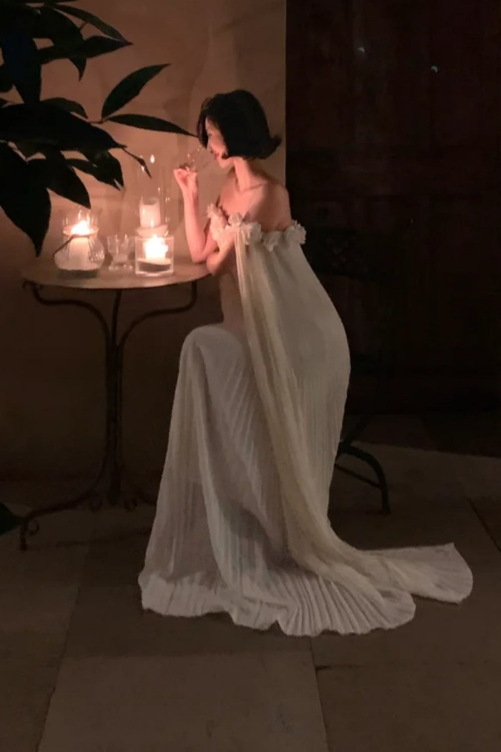 Französisches 3D-Blumen-Kleid mit schulterfreiem Ausschnitt: Plissierter Chiffon, rückenfreies Kleid mit Schärpe, Feen-Thermalbad-Kleid NV6402