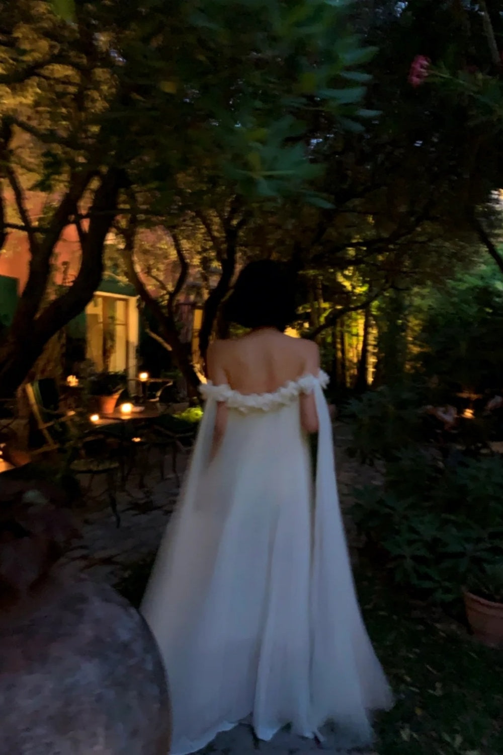 Französisches 3D-Blumen-Kleid mit schulterfreiem Ausschnitt: Plissierter Chiffon, rückenfreies Kleid mit Schärpe, Feen-Thermalbad-Kleid NV6402