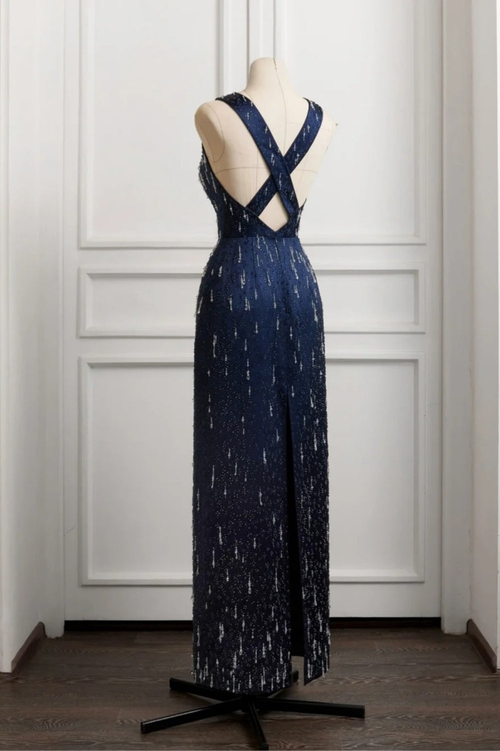 NiceVestidos-Navy Blue Luxurious Beaded Formal Evening Gown NV6094