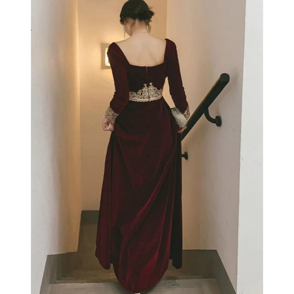 Burgundy Elegant Vintage Impressive A-Line Velvet with Appliques Long Sleeves Floor Length Round Neck Fall Long Prom Dress Formal Evening Dress Christmas Dress Halloween Wedding Guest Party Dress nv2568