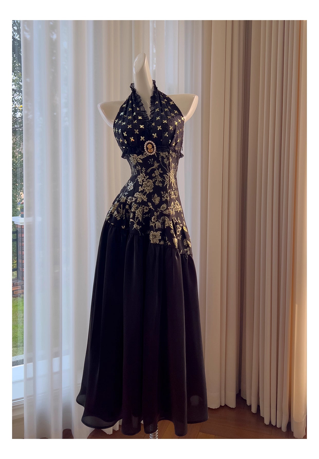 NiceVestidos-Homecoming Dress Black And Gold Satin Jacquard Design Sleeveless Waist Long Dress Backless Halter Neck Sexy Banquet Dress nv5559
