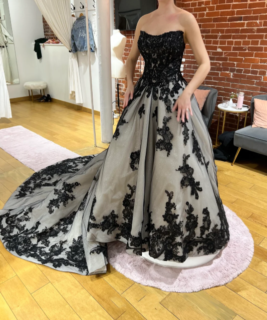 Dunkelgrau-schwarzes Spitzenkleid mit Farbverlauf | Glitzerndes Tüll-Abendkleid mit Schleppe, trägerlos/mit Spaghettiträgern, atemberaubendes Abendkleid NV6323
