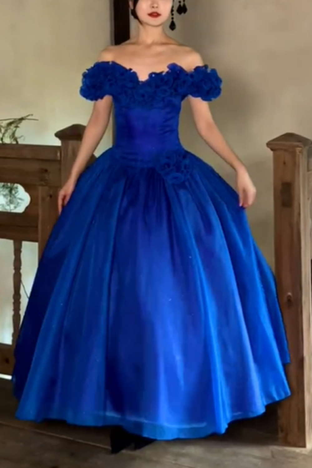 Langes, glänzendes, blaues Retro-Ballkleid NV6440
