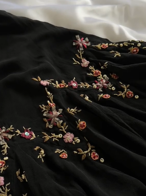 NiceVestidos-Black Floral Fairy Short/Mid-Length Unique Homecoming Dress nv5461