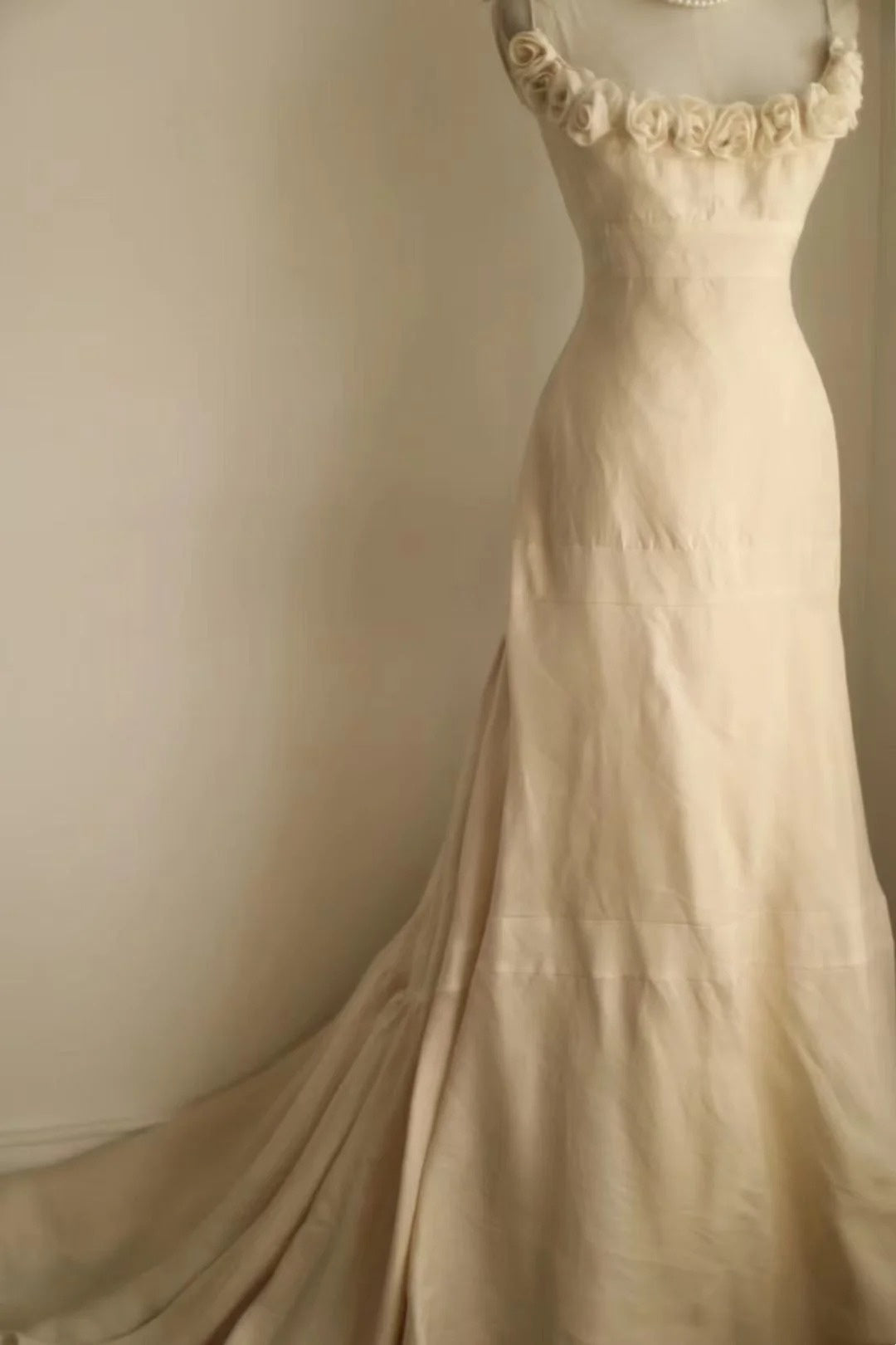 Vintage Rose Tail Wedding Dress NV6588