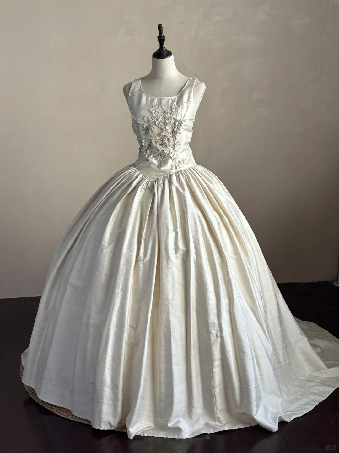 Ivory White Floral Beaded Long Satin Ball Gown Evening Gown Wedding Dress nv4439