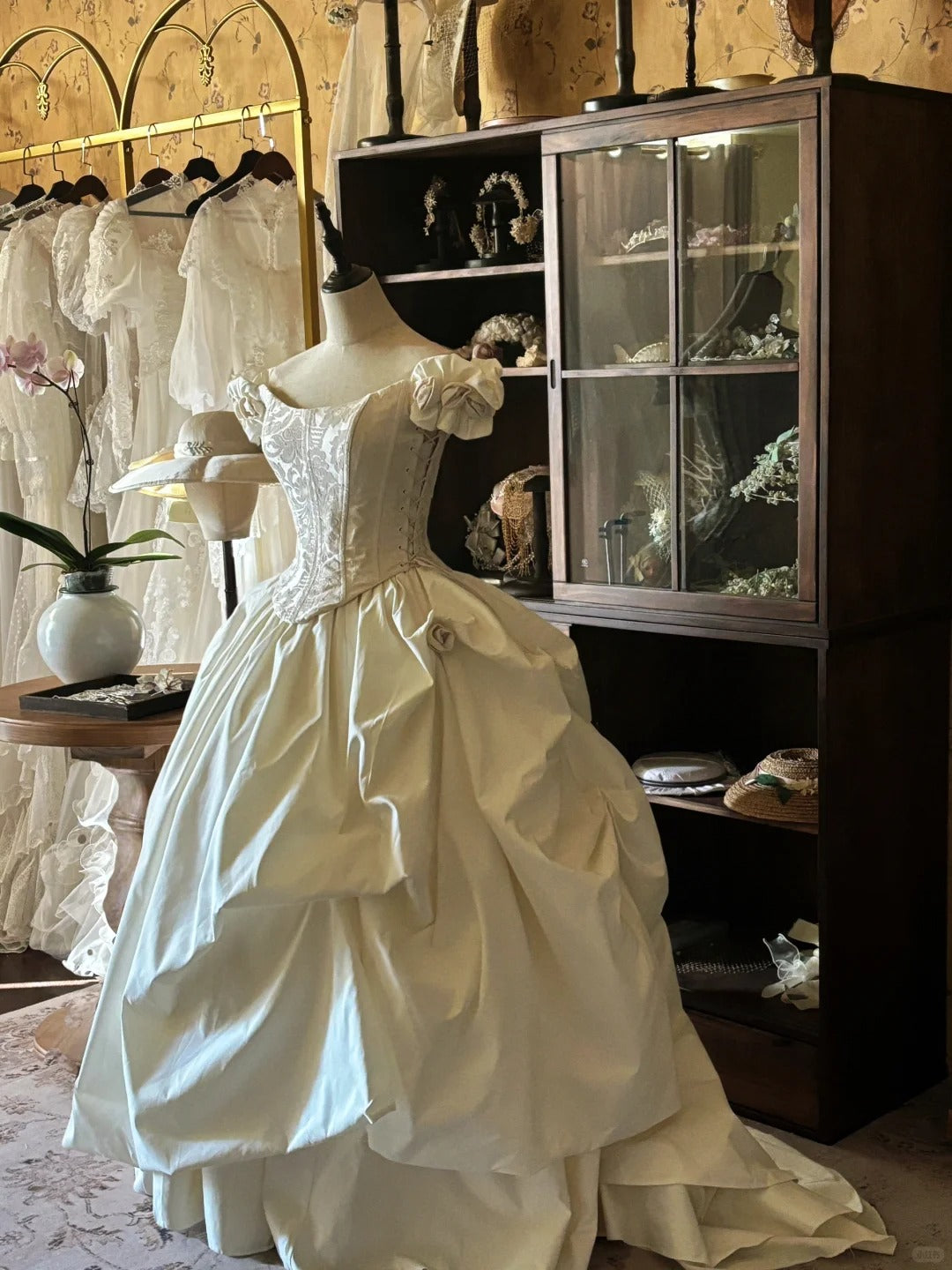 Ivory White Floral Ruffles Elegant Beautiful Long Satin Ball Gown Evening Dress Wedding Dress nv4441