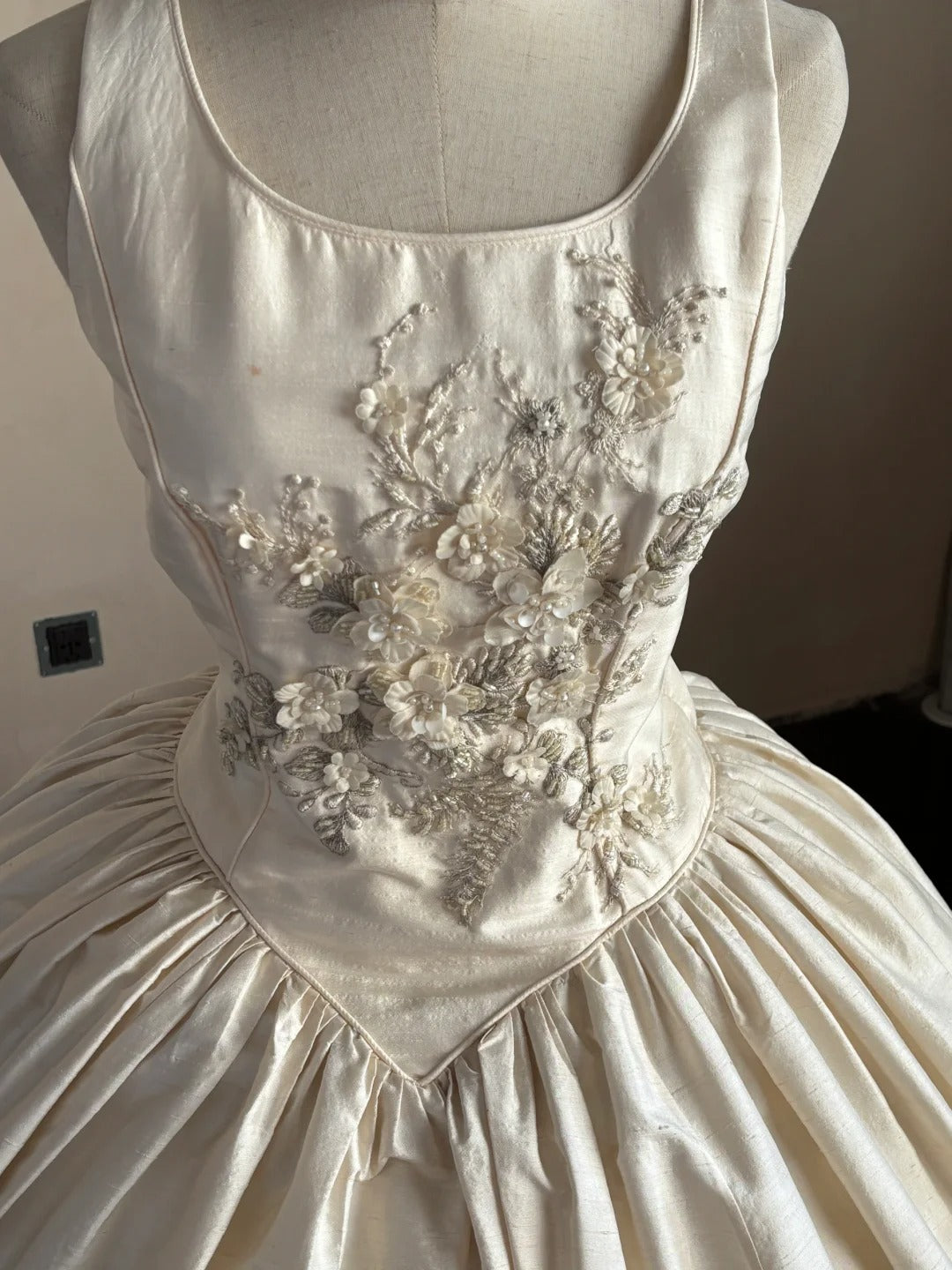 Ivory White Floral Beaded Long Satin Ball Gown Evening Gown Wedding Dress nv4439