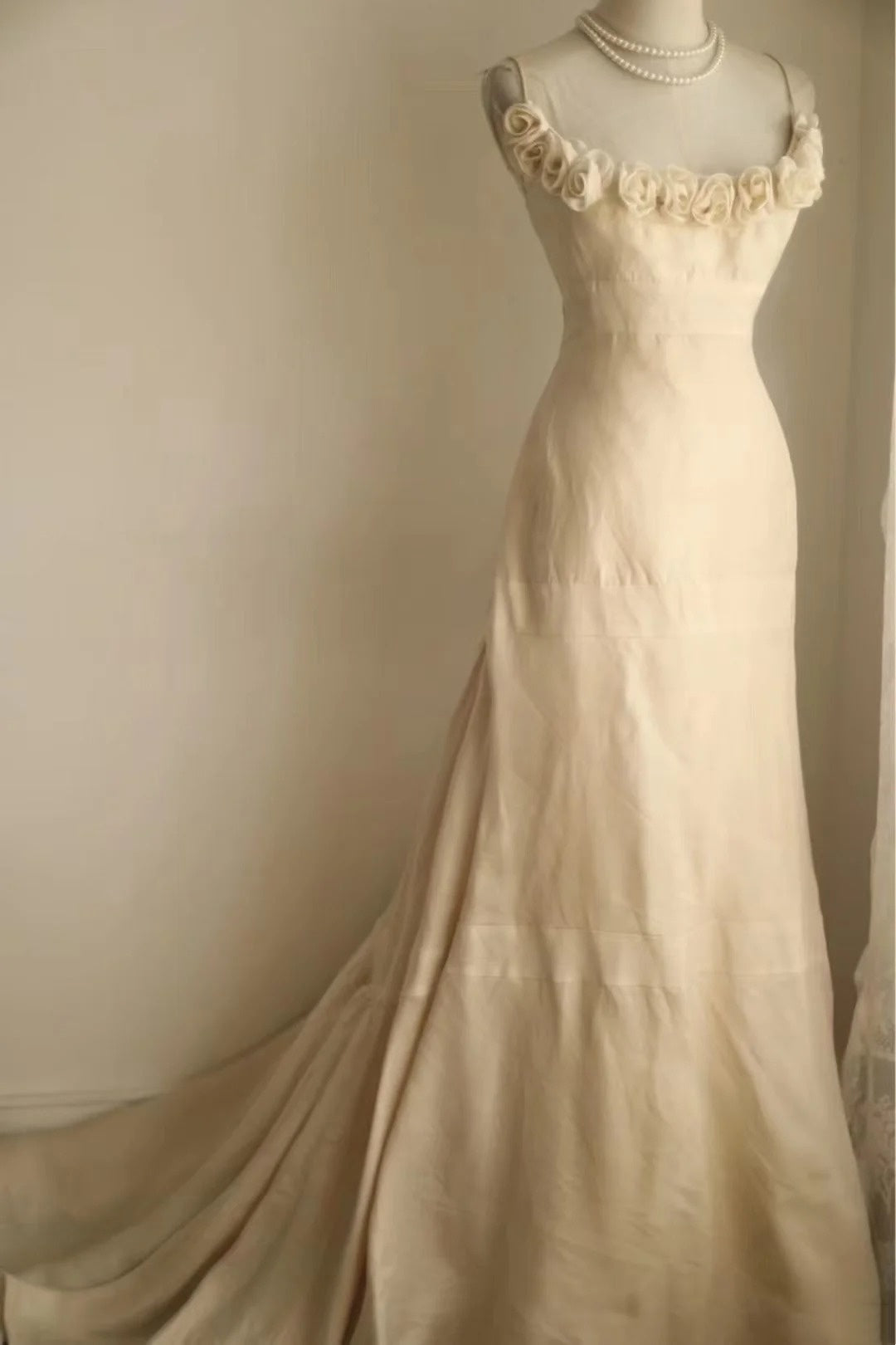 Vintage Rose Tail Wedding Dress NV6588