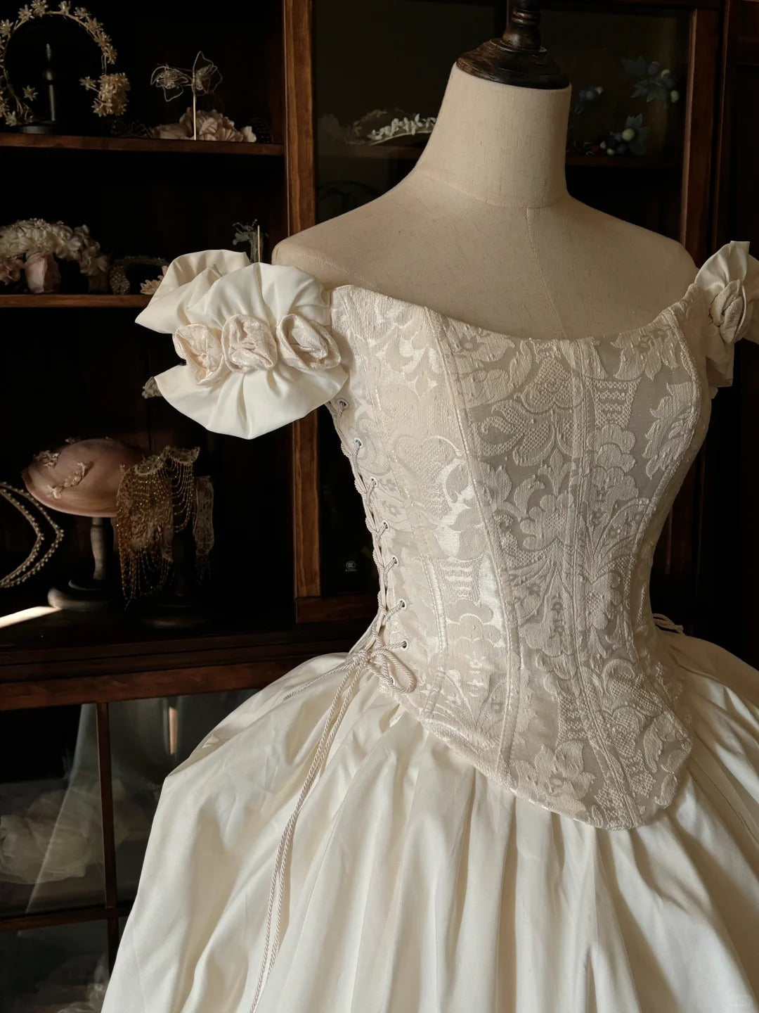 Ivory White Floral Ruffles Elegant Beautiful Long Satin Ball Gown Evening Dress Wedding Dress nv4441
