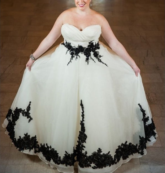 Black Delicate Lace Long Tulle Wedding Dress NV6705