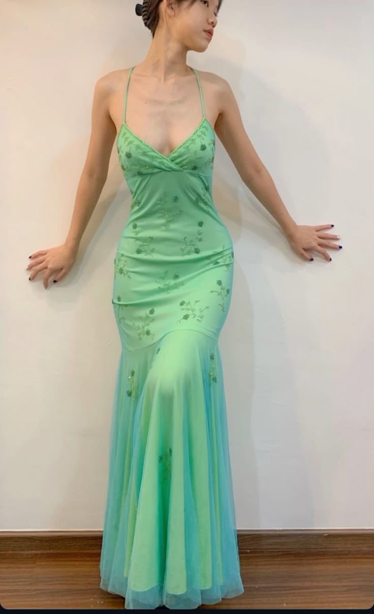 Green fashion elegant V-neck exquisite beading spaghetti straps long tulle elegant ball gown evening gown party dress nv3679