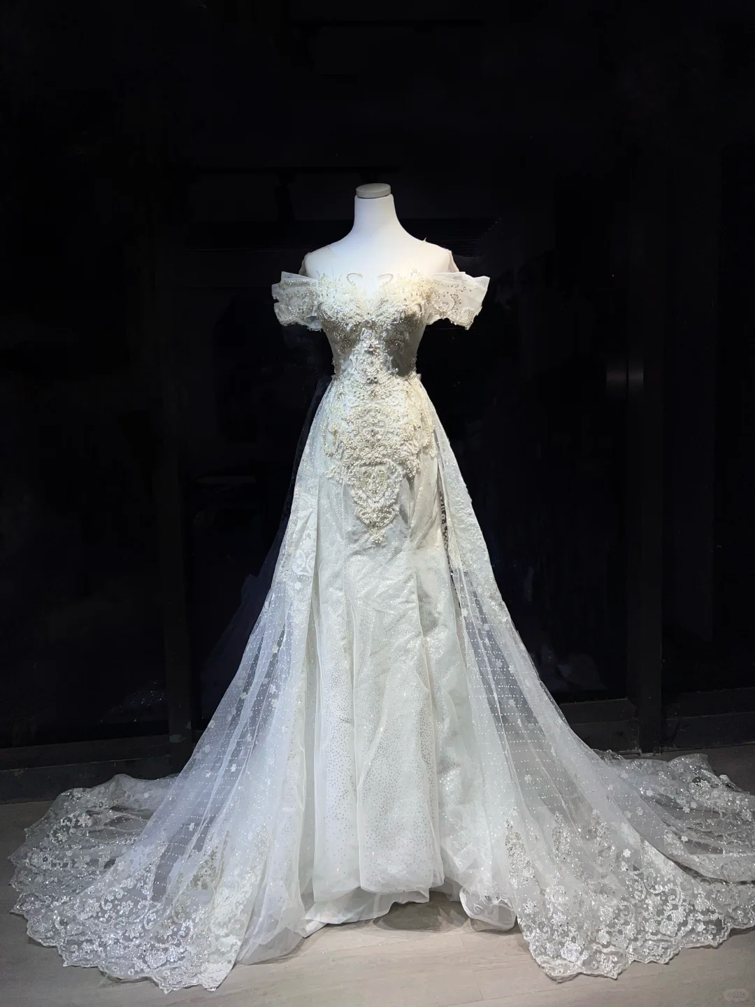 Off Shoulder Ivory Mermaid Wedding Gown Beaded Lace Appliques Detachable Long Tulle Train  NV7062