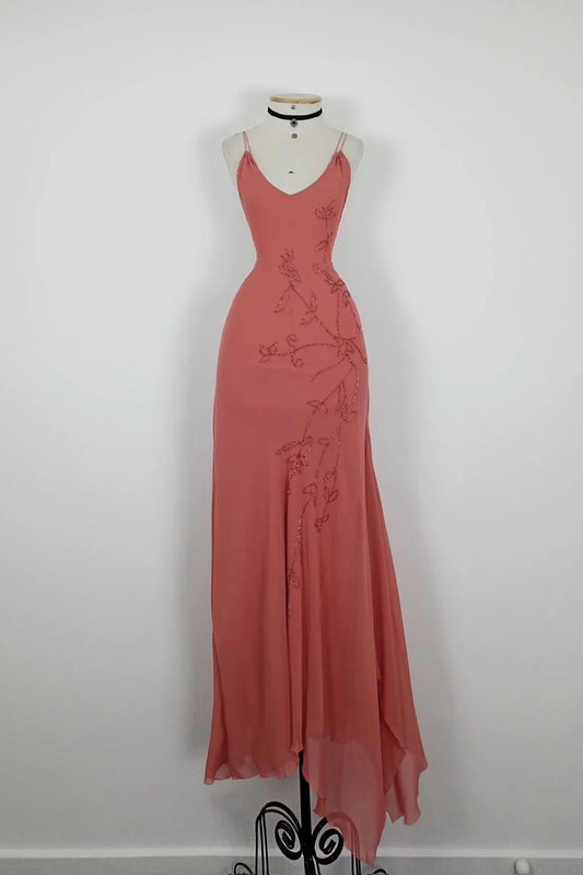 NiceVestidos – Vintage Korallenrosa Spaghettiträger-Abendkleid mit Perlenstickerei und Schlitz NV5922