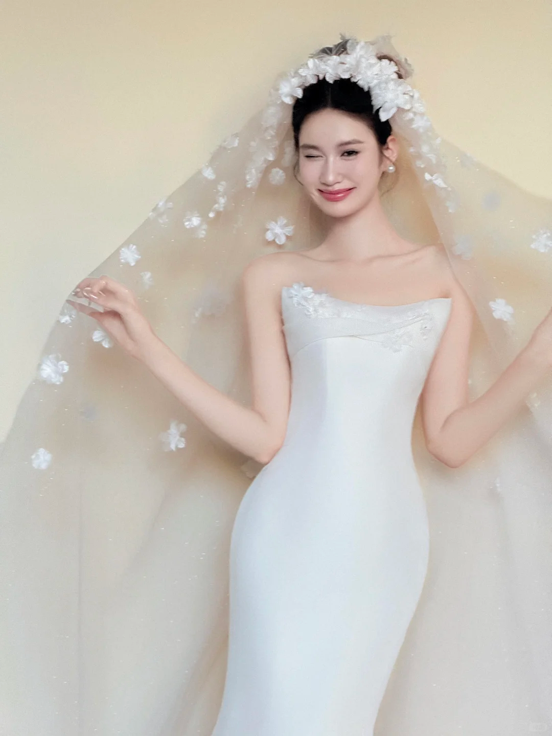 Strapless White Satin Mermaid Wedding Gown, 3D Floral Applique Bridal Dress  NV7432