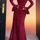 Burgunderfarbenes, schmal geschnittenes Spitzenkleid mit Schleppe – Vintage-Abendkleid mit hohem Kragen und ausgestellten Ärmeln NV6794