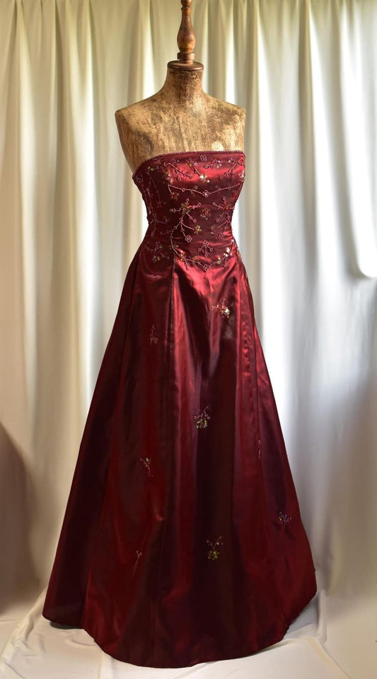 NiceVestidos--A strapless burgundy A-line evening gown NV5746