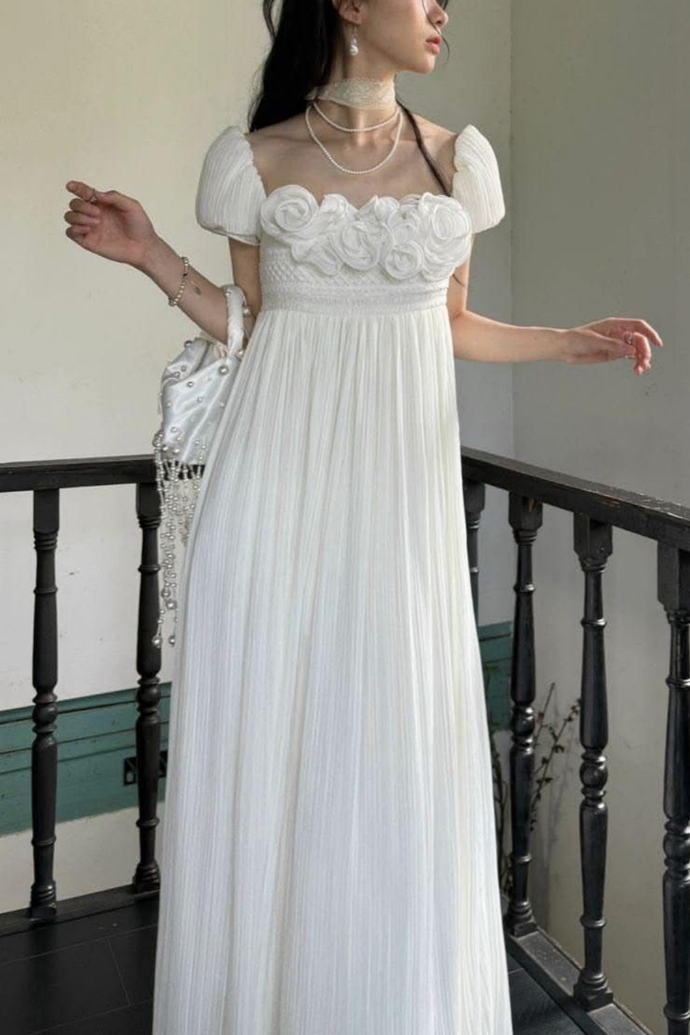 NiceVestidos-_White floral court-style high-waisted chiffon gown NV6029