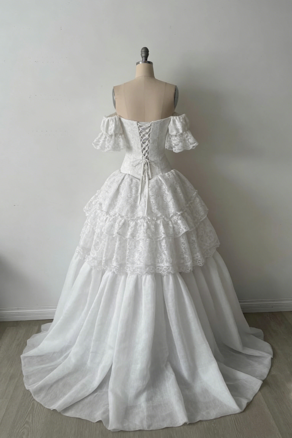 Robe longue blanche à manches courtes en dentelle délicate, robe de mariée NV6689