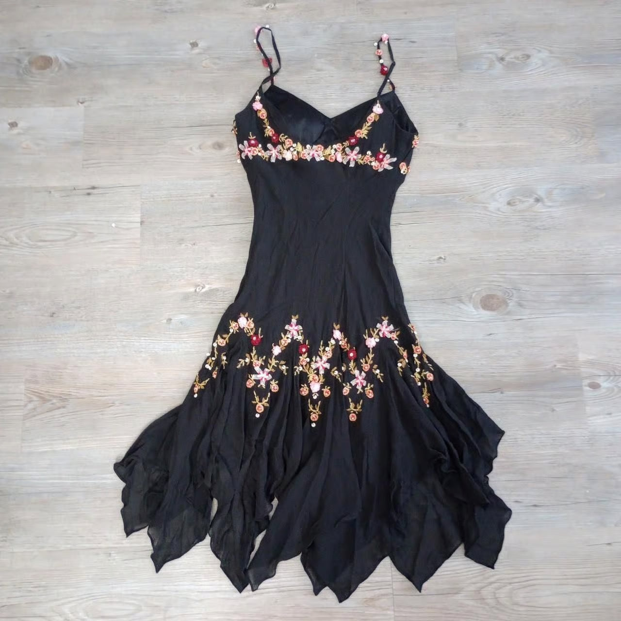 NiceVestidos-Black Floral Fairy Short/Mid-Length Unique Homecoming Dress nv5461