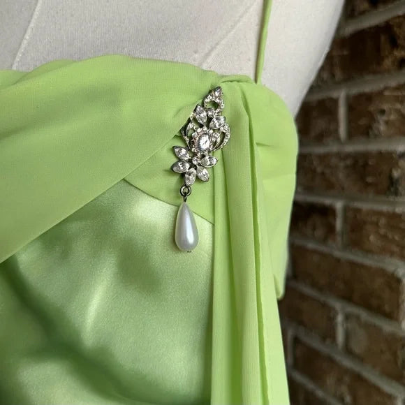 Green Vintage Elegant Fairy Long Satin Princess Floor Length Prom Dress Homecoming Gown Evening Gown Party Dress nv3628