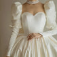 Vintage Ivory Cream Satin Sweetheart Neck Long Sleeve Long Wedding Ball Gown Evening Princess Dress nv2842